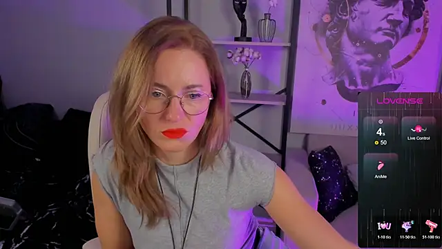 Snapshot of LadyIzabel chatting on 10-28-25, 09:30 LadyIzabel online show from 10-28-25, 09:30