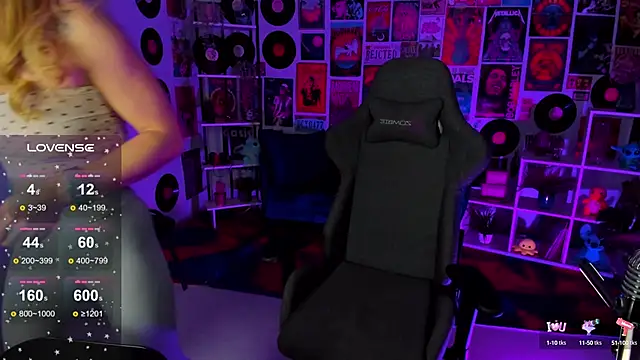 Snapshot of LadyIzabel chatting on 12-21-24, 02:52 LadyIzabel online show from 12-21-24, 02:52