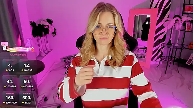 Snapshot of LadyIzabel chatting on 02-25-26, 02:28 LadyIzabel online show from 02-25-26, 02:28