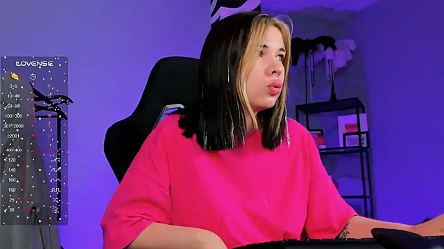 AliceSunday online show from 10-26-25, 05:08