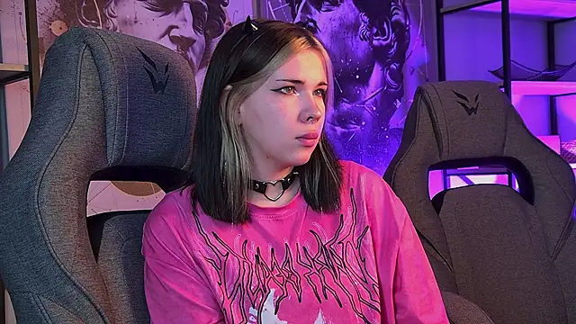 AliceSunday online show from 10-31-25, 08:33