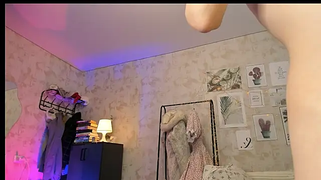 Luafy Toddy online show from 11-13-25, 03:10