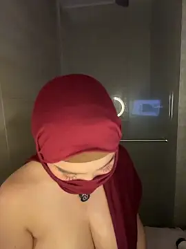 Snapshot of amaal_ chatting on 02-20-26, 11:06 amaal online show from 02-20-26, 11:06