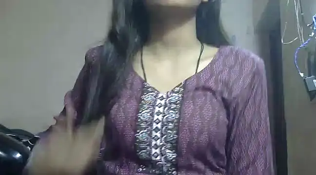 Snapshot of Aayesha chatting on 01-22-25, 12:17 Aayesha online show from 01-22-25, 12:17