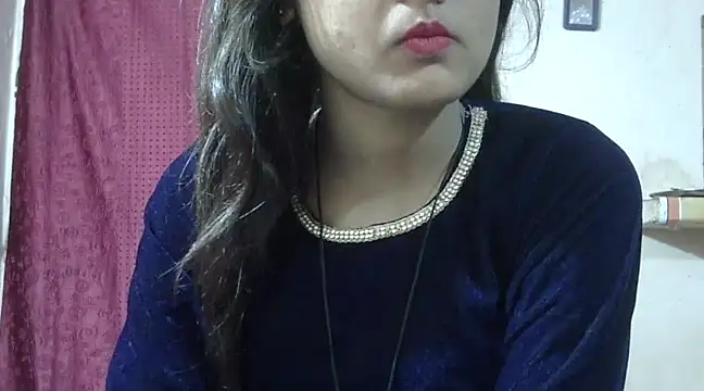 Snapshot of Aayesha chatting on 12-25-24, 06:19 Aayesha online show from 12-25-24, 06:19