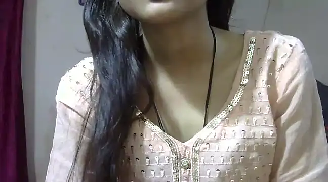 Snapshot of Aayesha chatting on 01-11-25, 10:19 Aayesha online show from 01-11-25, 10:19