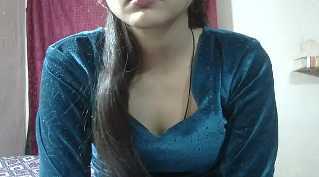 Snapshot of Aayesha chatting on 12-10-24, 11:11 Aayesha online show from 12-10-24, 11:11
