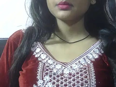 Snapshot of Aayesha chatting on 02-06-26, 02:46 Aayesha online show from 02-06-26, 02:46