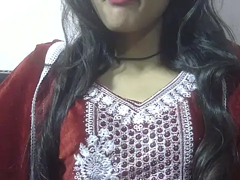 Snapshot of Aayesha chatting on 02-06-26, 01:01 Aayesha online show from 02-06-26, 01:01