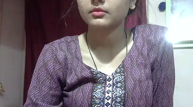 Snapshot of Aayesha chatting on 03-18-25, 11:11 Aayesha online show from 03-18-25, 11:11
