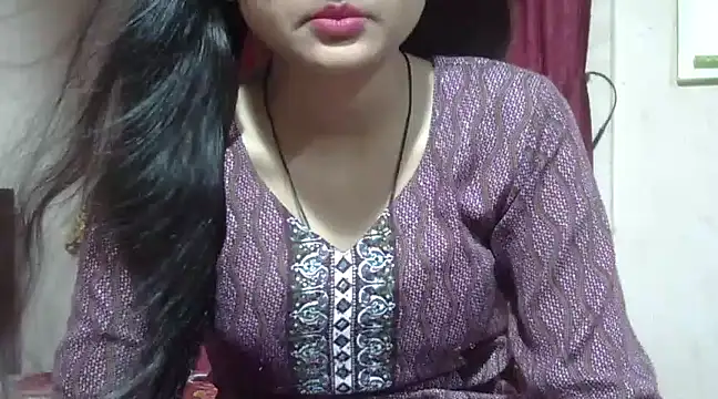 Snapshot of Aayesha chatting on 03-16-25, 12:11 Aayesha online show from 03-16-25, 12:11