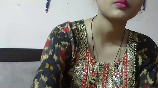 Snapshot of Aayesha chatting on 03-13-25, 01:29 Aayesha online show from 03-13-25, 01:29