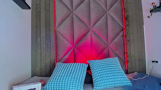 BriaConner  online show from 01-17-26, 02:59