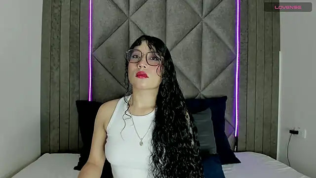 Snapshot of BriaConner_ chatting on 03-01-25, 02:48 BriaConner online show from 03-01-25, 02:48