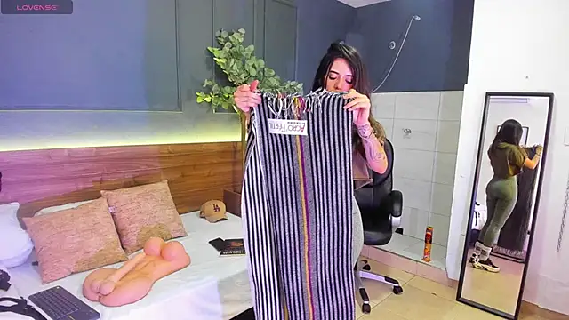 megan morgan01 online show from 01-10-26, 12:33