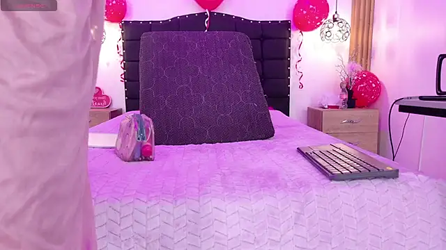 FULL TENTATION  online show from 02-13-26, 08:03