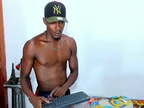 Snapshot of Darick_brown chatting on 02-17-25, 11:22 Darick brown online show from 02-17-25, 11:22