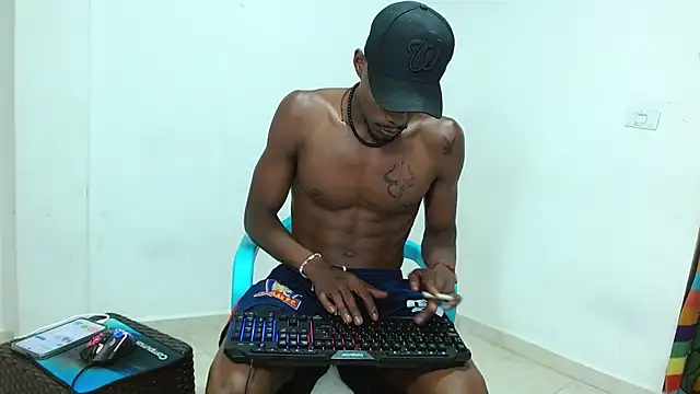 Snapshot of Darick_brown chatting on 09-16-25, 04:57 Darick brown online show from 09-16-25, 04:57