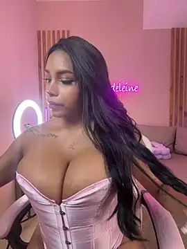 MadeleineSanez online show from 05-05-26, 03:20