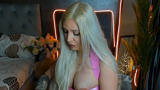 glossy blondegirl online show from 12-16-25, 06:45