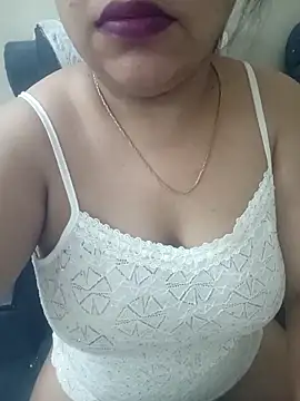 Snapshot of Naughty-Trisha chatting on 09-19-25, 07:01 Naughty-Trisha online show from 09-19-25, 07:01