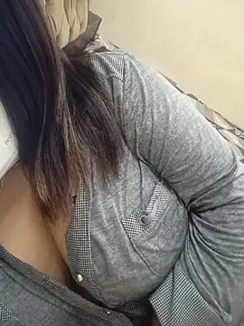 Snapshot of Naughty-Trisha chatting on 09-26-25, 05:36 Naughty-Trisha online show from 09-26-25, 05:36