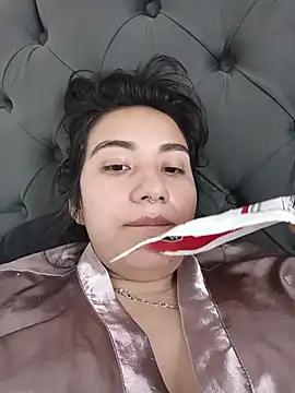 Hellen Alex online show from 01-18-26, 01:25