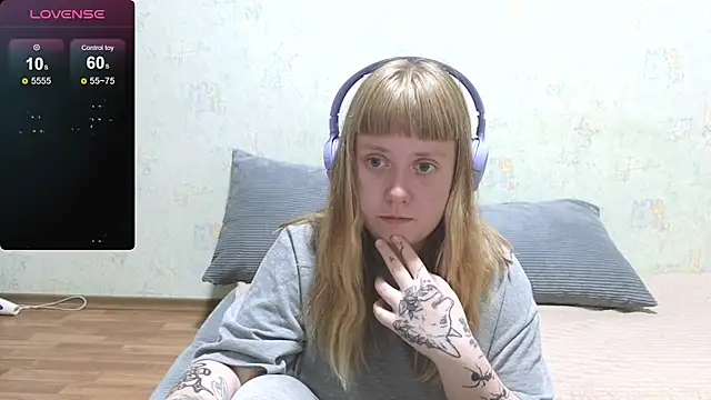Snapshot of June_shy0 chatting on 07-08-26, 06:58 June shy0 online show from 07-08-26, 06:58