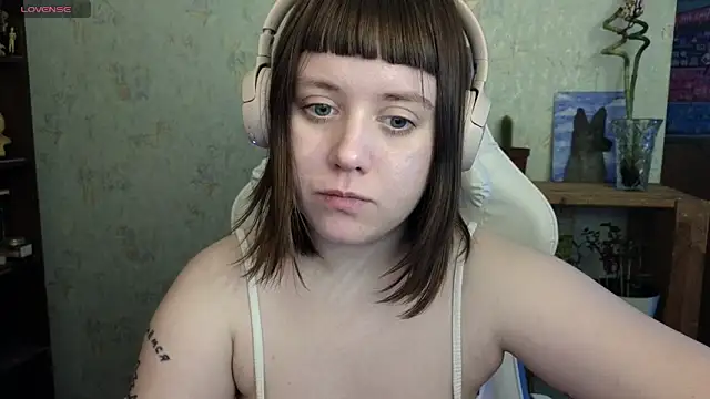 Snapshot of June_shy0 chatting on 01-27-25, 08:29 June shy0 online show from 01-27-25, 08:29
