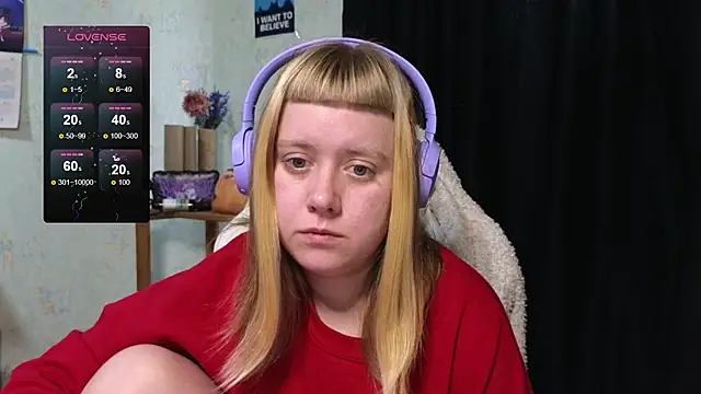 Snapshot of June_shy0 chatting on 10-16-25, 11:51 June shy0 online show from 10-16-25, 11:51