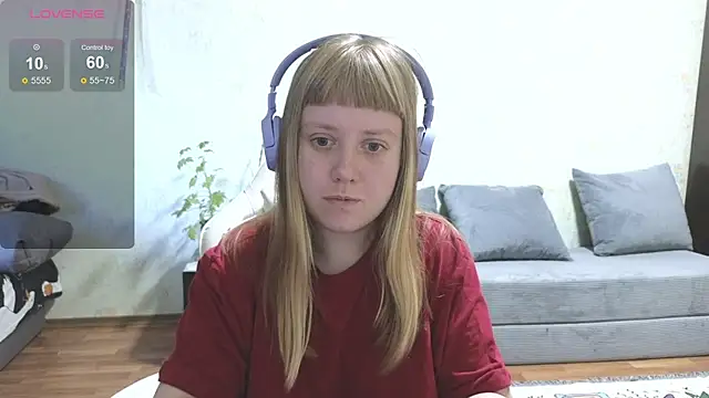 Snapshot of June_shy0 chatting on 06-14-26, 08:37 June shy0 online show from 06-14-26, 08:37