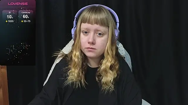 Snapshot of June_shy0 chatting on 02-14-26, 07:41 June shy0 online show from 02-14-26, 07:41