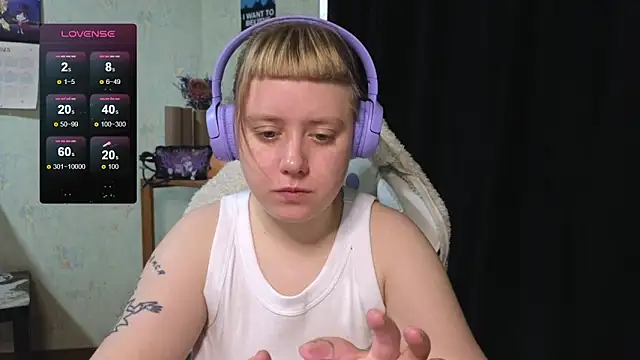 Snapshot of June_shy0 chatting on 10-22-25, 06:46 June shy0 online show from 10-22-25, 06:46