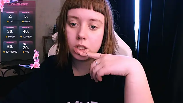 Snapshot of June_shy0 chatting on 01-11-25, 12:18 June shy0 online show from 01-11-25, 12:18