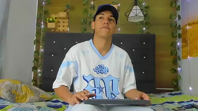 ryan carter08 online show from 10-11-25, 01:01