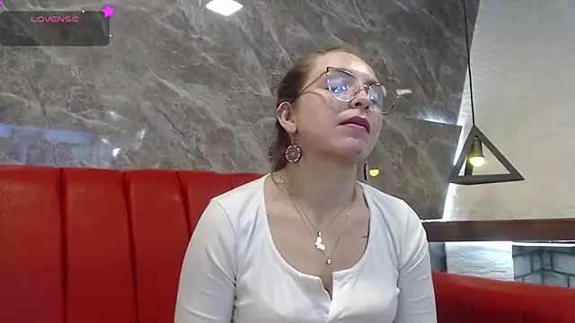 Snapshot of _isaabellaa chatting on 03-19-25, 02:35 isaabellaa online show from 03-19-25, 02:35