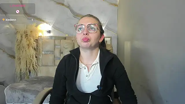  isaabellaa online show from 07-08-26, 12:39