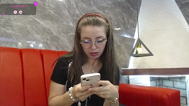 Snapshot of _isaabellaa chatting on 03-12-25, 02:34 isaabellaa online show from 03-12-25, 02:34