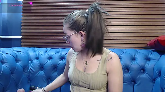 Snapshot of _isaabellaa chatting on 03-21-25, 11:44 isaabellaa online show from 03-21-25, 11:44