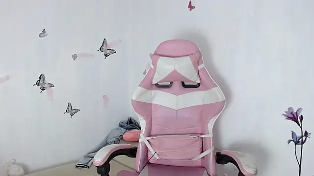 helen kinett online show from 09-26-25, 01:56