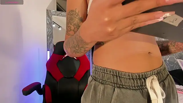 AriRobert  online show from 11-04-25, 03:32