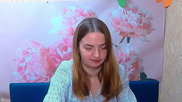Snapshot of FreyaDak chatting on 09-18-25, 05:05 FreyaDak online show from 09-18-25, 05:05