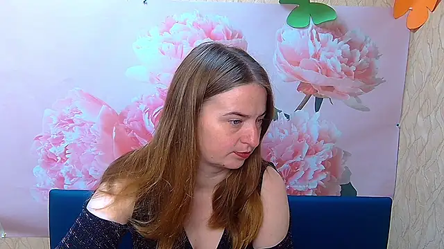 Snapshot of FreyaDak chatting on 09-28-25, 05:03 FreyaDak online show from 09-28-25, 05:03