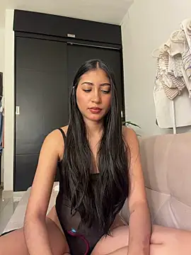 Snapshot of Sweetnaughtygirl_ chatting on 06-12-26, 03:59 Sweetnaughtygirl online show from 06-12-26, 03:59