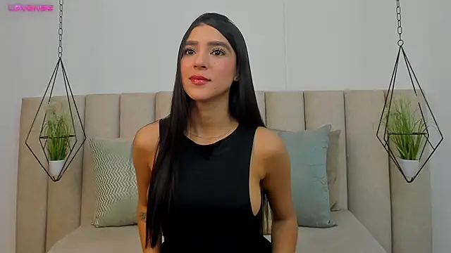 Snapshot of Olivia_Collins1 chatting on 12-18-24, 04:09 Olivia Collins1 online show from 12-18-24, 04:09