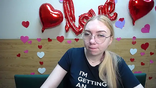 BeatriceFly online show from 03-16-25, 06:09