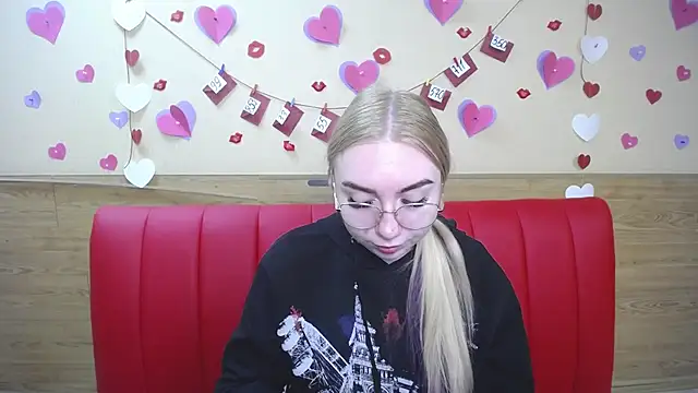 BeatriceFly online show from 03-01-25, 09:40