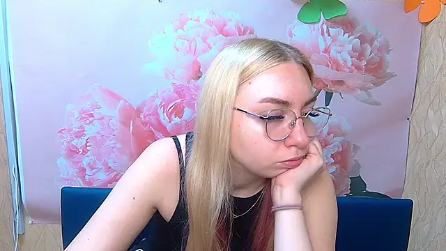 BeatriceFly online show from 09-27-25, 11:38