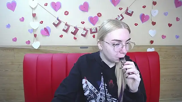 BeatriceFly online show from 03-01-25, 06:35