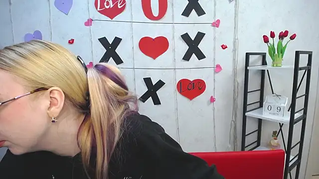 BeatriceFly online show from 03-10-25, 09:34